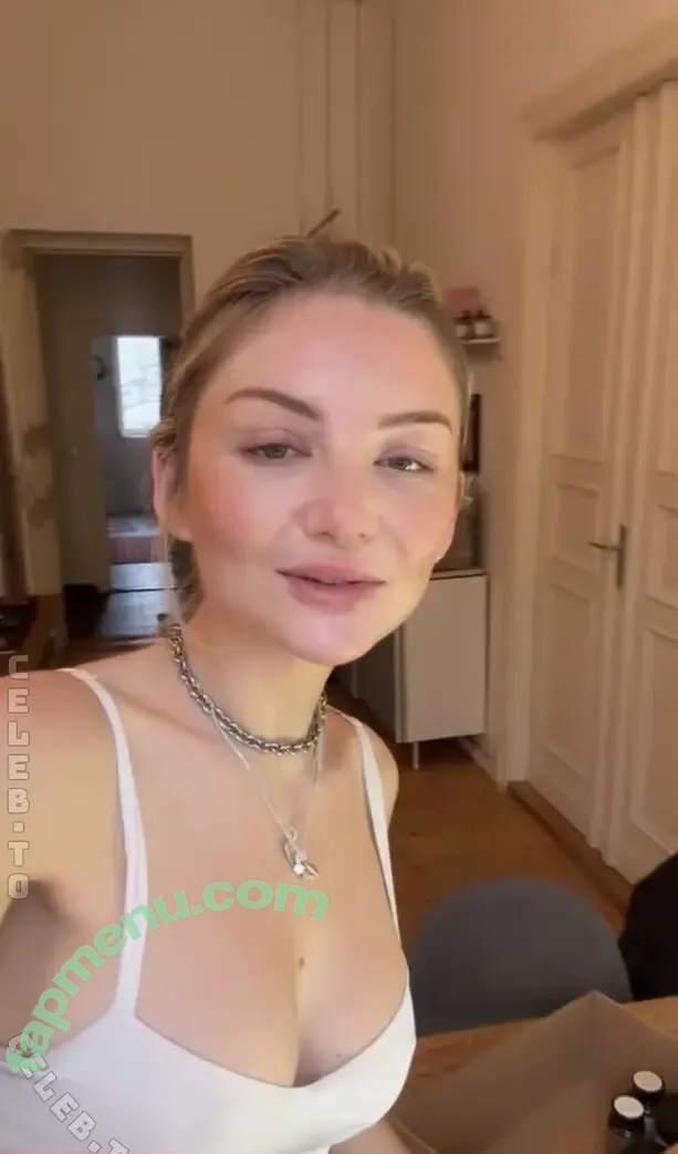 Julia Wulf nude photo #1276 (juleslw / julesslw)