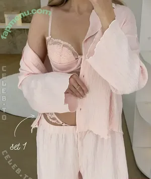 Julia (Xlaeta) / xlaeta nude photo #0175