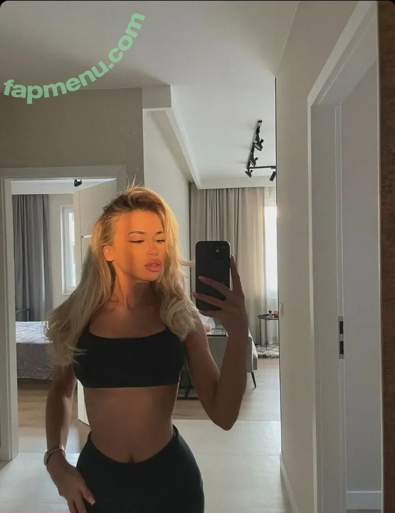 Julia054 nude photo #0056 (frias.julia54 / j_julia / julia.pic)