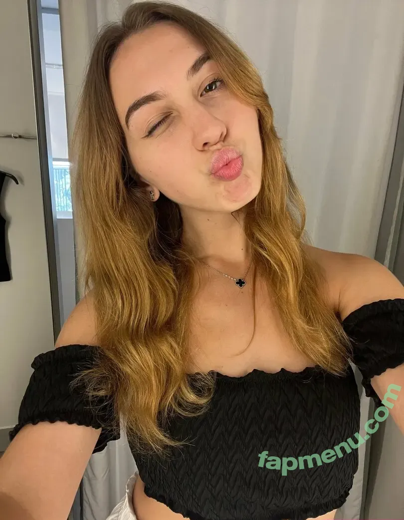 juliadoubletimes nude photo #0002 (juliasometimes)
