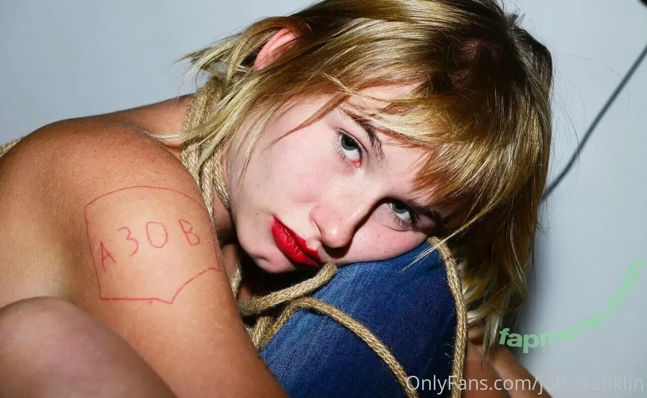 juliafranklin nude photo #0006 (juliafranklinart)