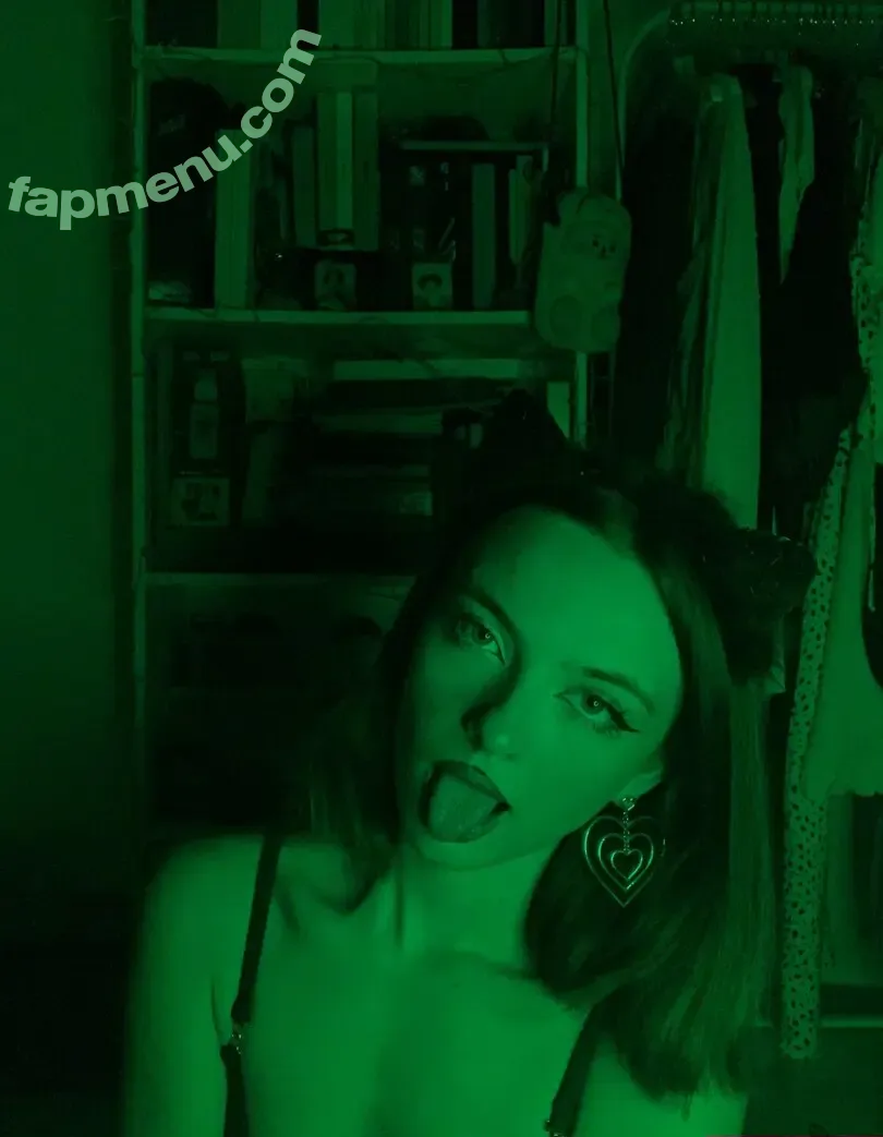 juliagaming nude photo #0026 (juliagaaming)