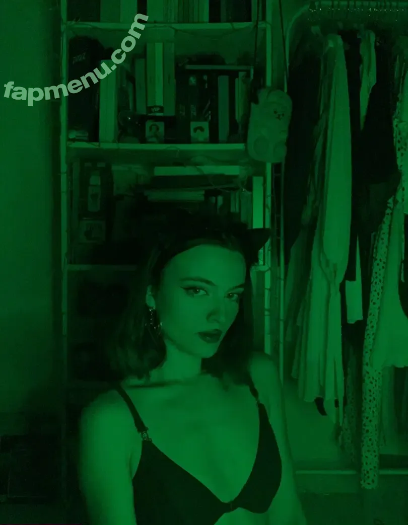 juliagaming nude photo #0027 (juliagaaming)