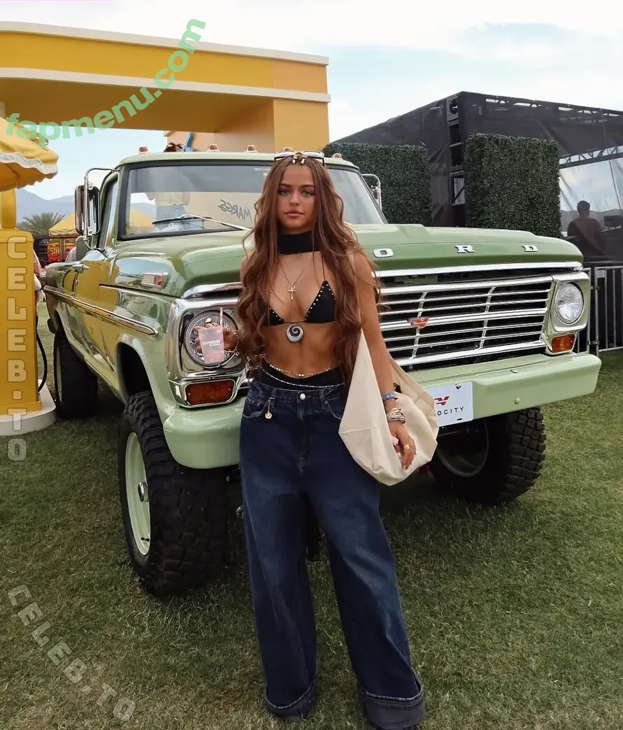 Juliah Molinari nude photo #0040 (iamjumo / juliahmolinari)