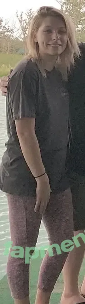 Juliakins / julia.kins / therealjuliaann nude photo #0069