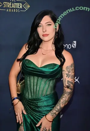 Juliakins / julia.kins / therealjuliaann nude photo #0077