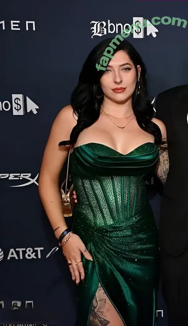 Juliakins nude photo #0075 (julia.kins / therealjuliaann)