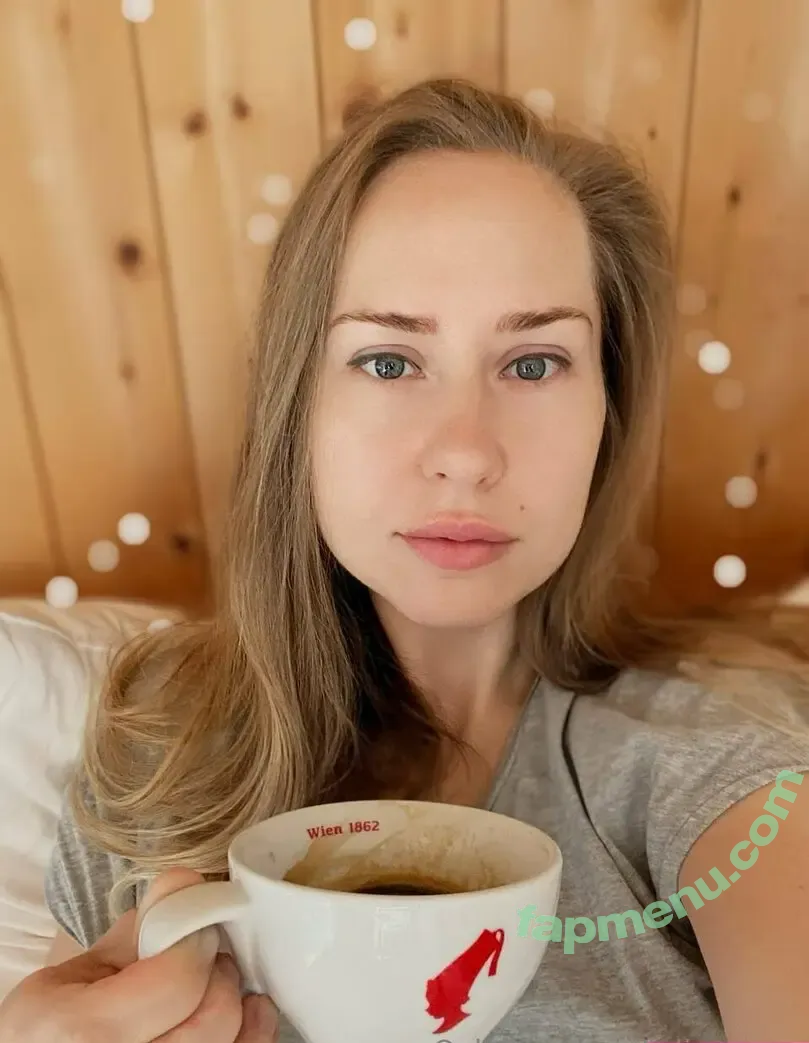 juliamourr nude photo #0006 (juliamourr)