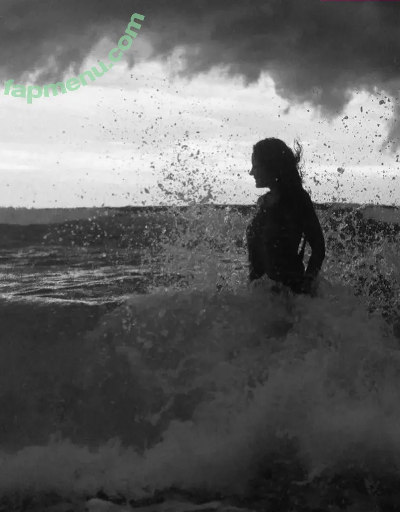 Juliana Knust nude photo #0188 (ju.knust)