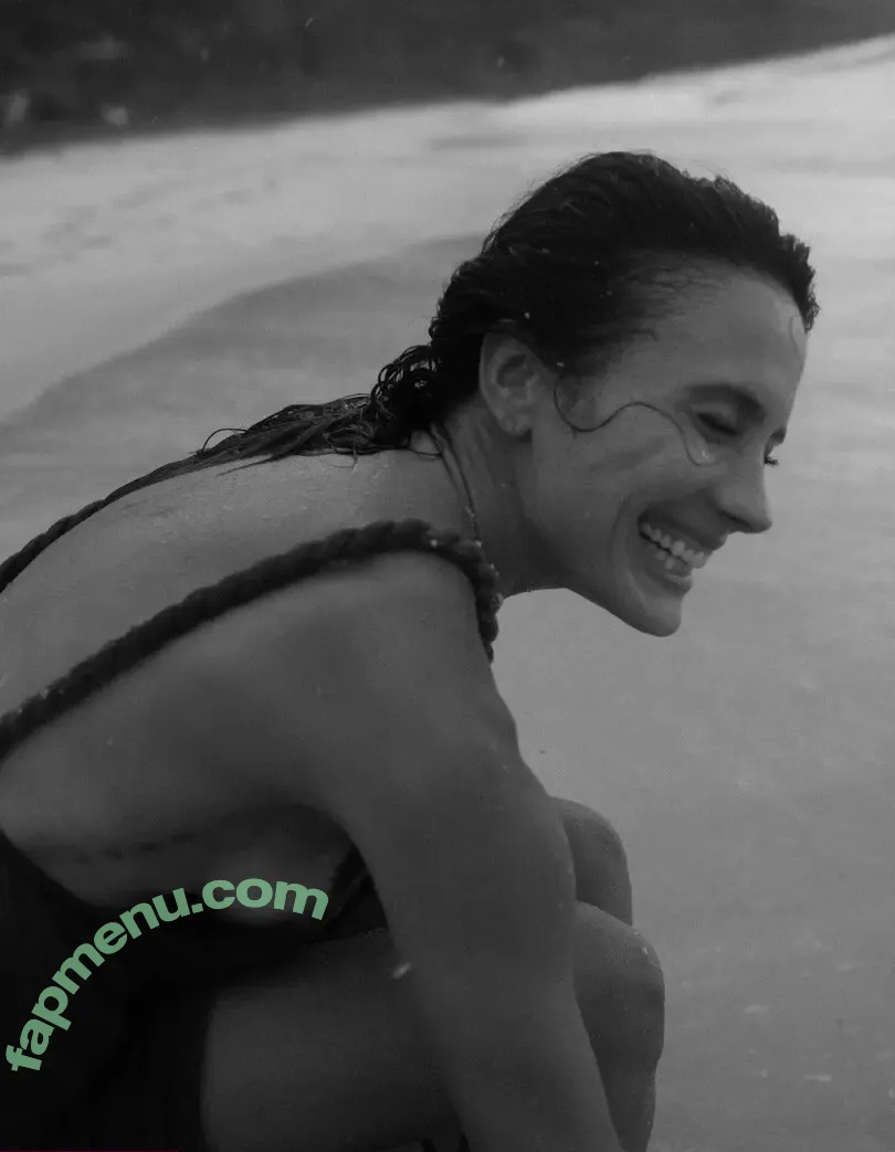 Juliana Knust nude photo #0190 (ju.knust)