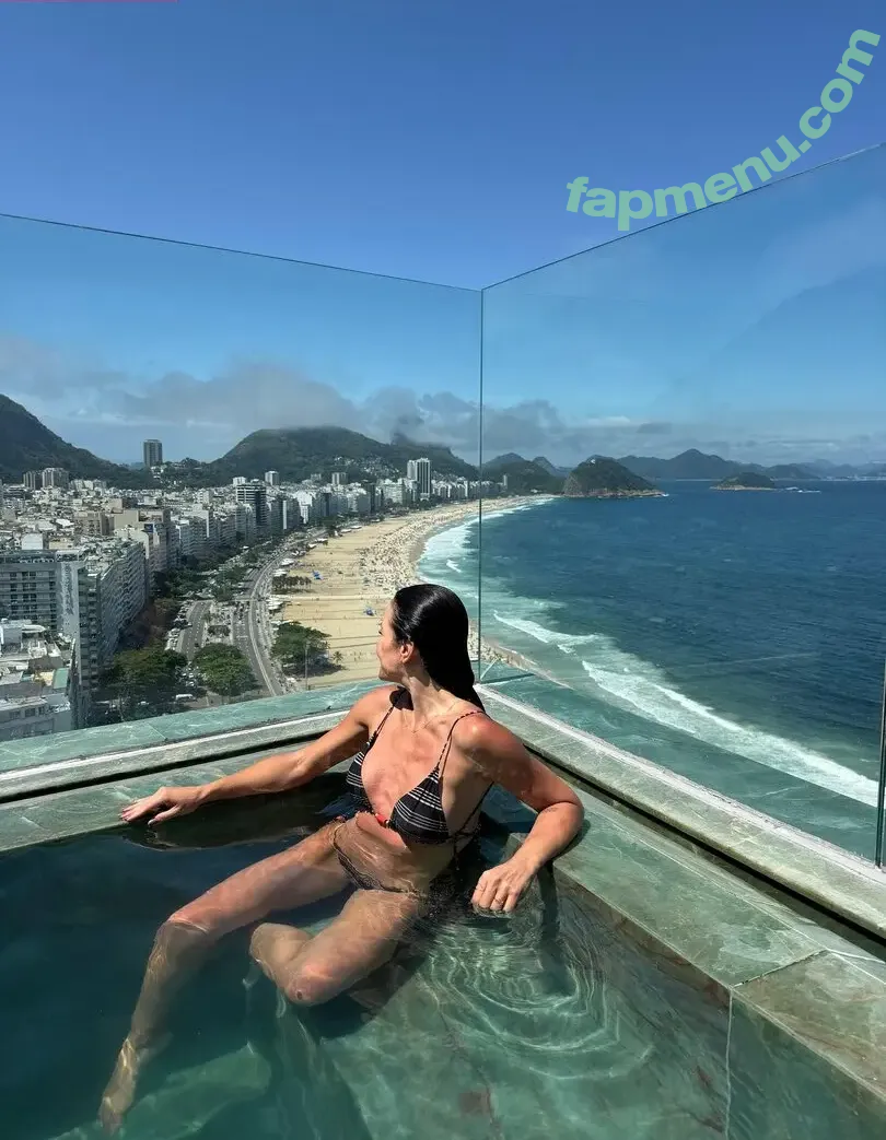 Juliana Knust nude photo #0206 (ju.knust)