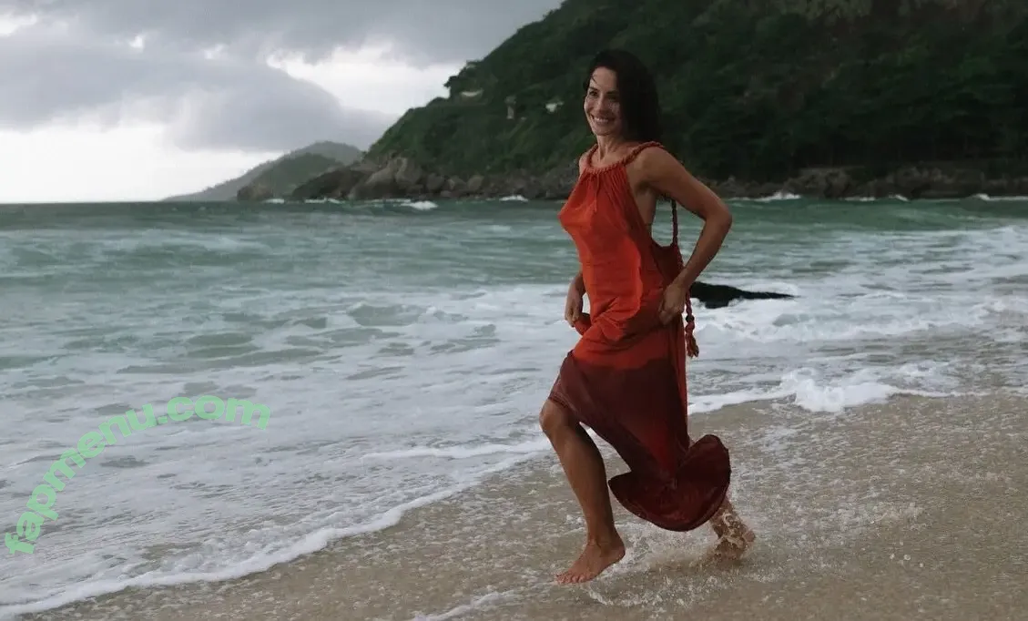 Juliana Knust nude photo #0211 (ju.knust)