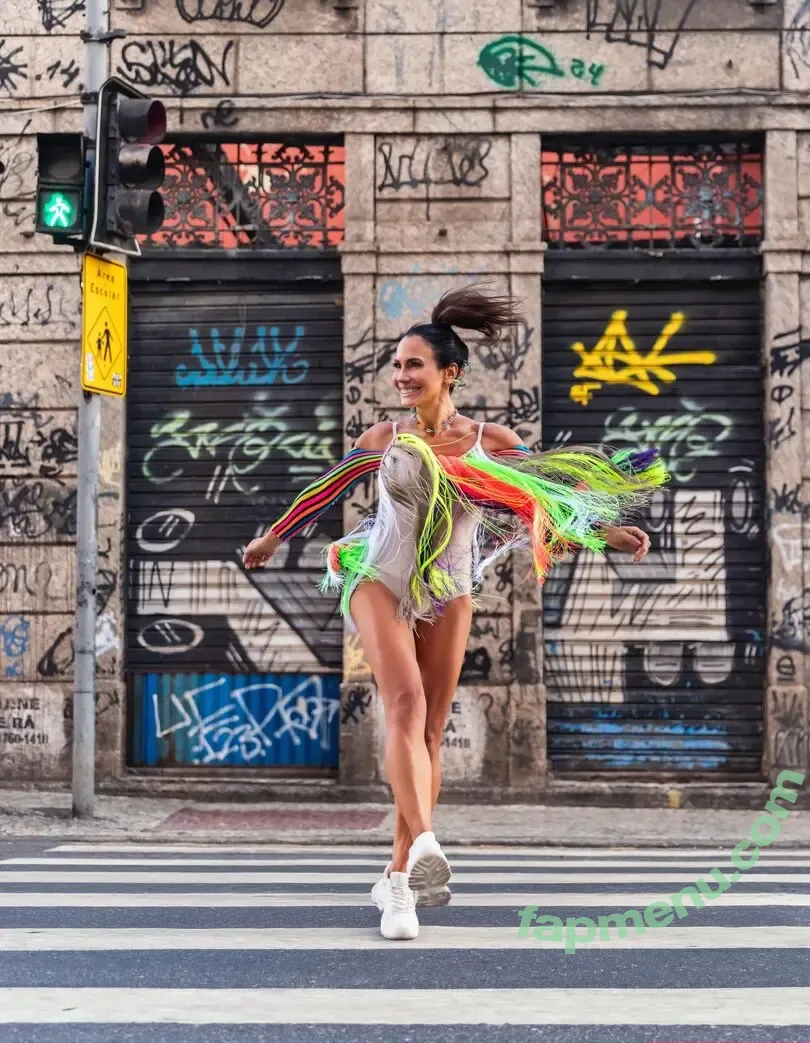 Juliana Knust nude photo #0224 (ju.knust)