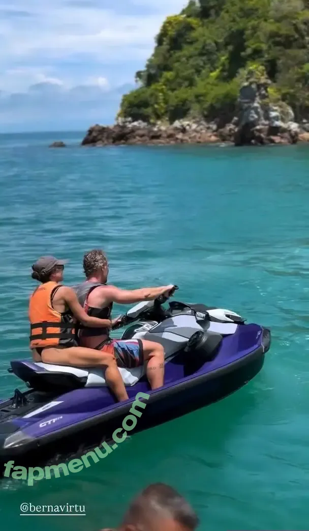 Juliana Knust nude photo #0231 (ju.knust)