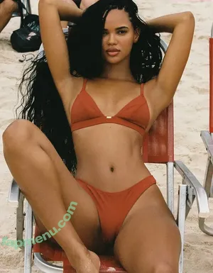 Juliana Nalu / juliananalu nude photo #0898