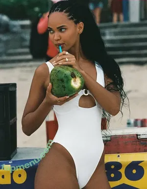 Juliana Nalu / juliananalu nude photo #0912