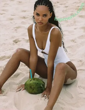 Juliana Nalu / juliananalu nude photo #0913