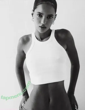 Juliana Nalu / juliananalu nude photo #0918