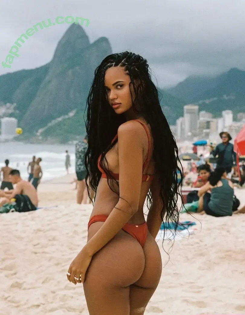 Juliana Nalu nude photo #0900 (juliananalu)