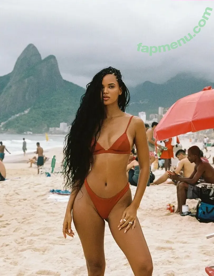 Juliana Nalu nude photo #0904 (juliananalu)