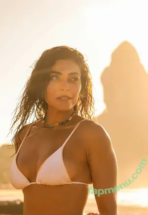 Juliana Paes / julianapaes nude photo #0363