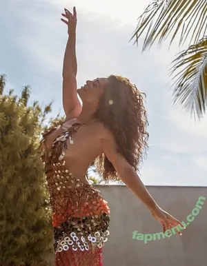 Juliana Paes / julianapaes nude photo #0508