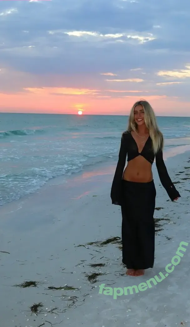 Juliana Raynor nude photo #0022 (julll.raynor)