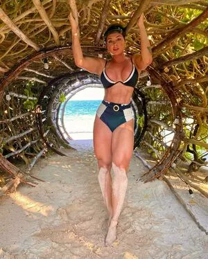 Juliana Salimeni / ex-panicat / jujusalimeni nude photo #0147
