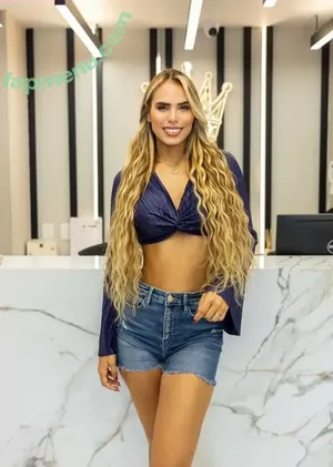 Juliana Seligmann / julianaseligmann nude photo #0009