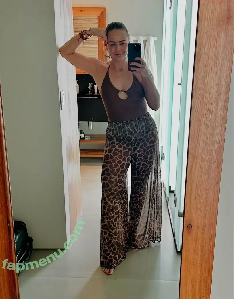 Juliana Silveira nude photo #0123 (julianasilveiraatriz / jusilveiraatriz)