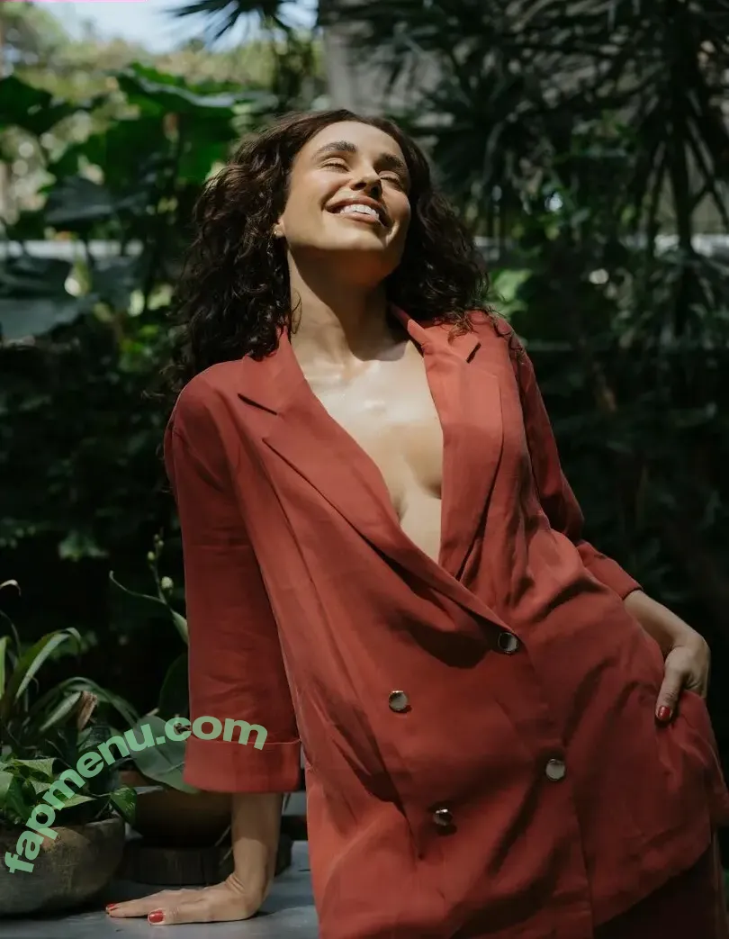 Juliane Araújo nude photo #0010 (eujulianearaujo / julianaaraujo)