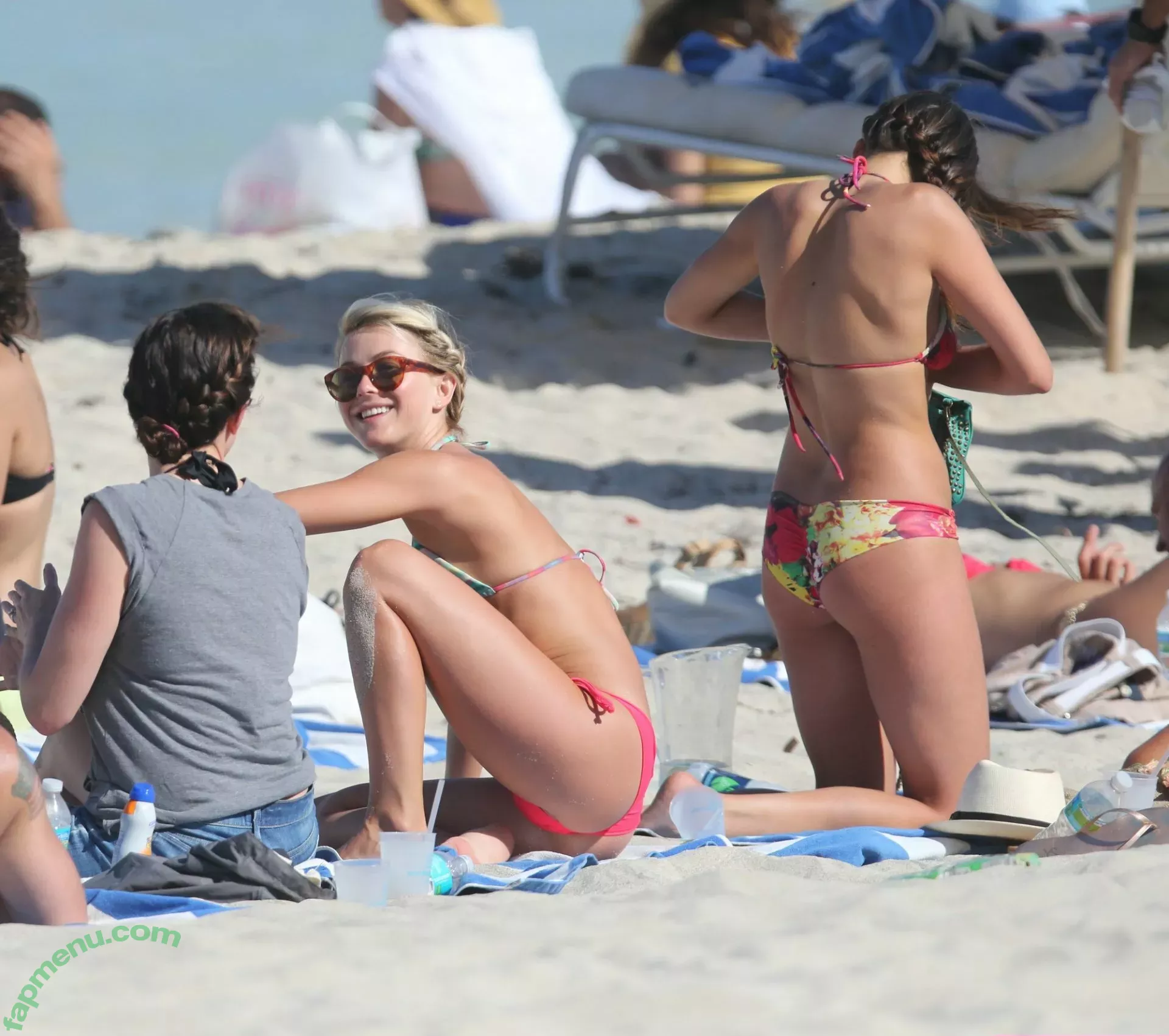 Julianne Hough nude photo #0704 (juleshough)