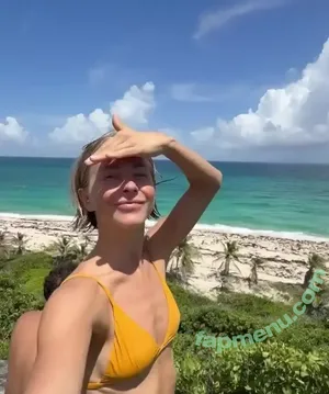 Julianne Hough / juleshough nude photo #1753