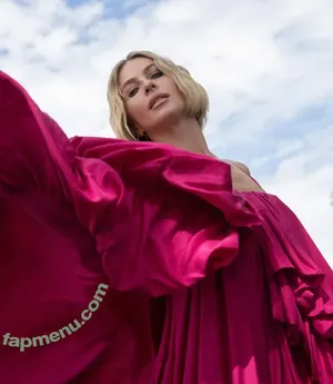 Julianne Hough / juleshough nude photo #1777