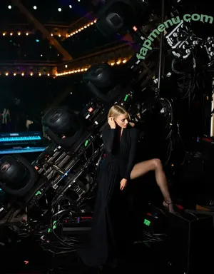 Julianne Hough / juleshough nude photo #1870