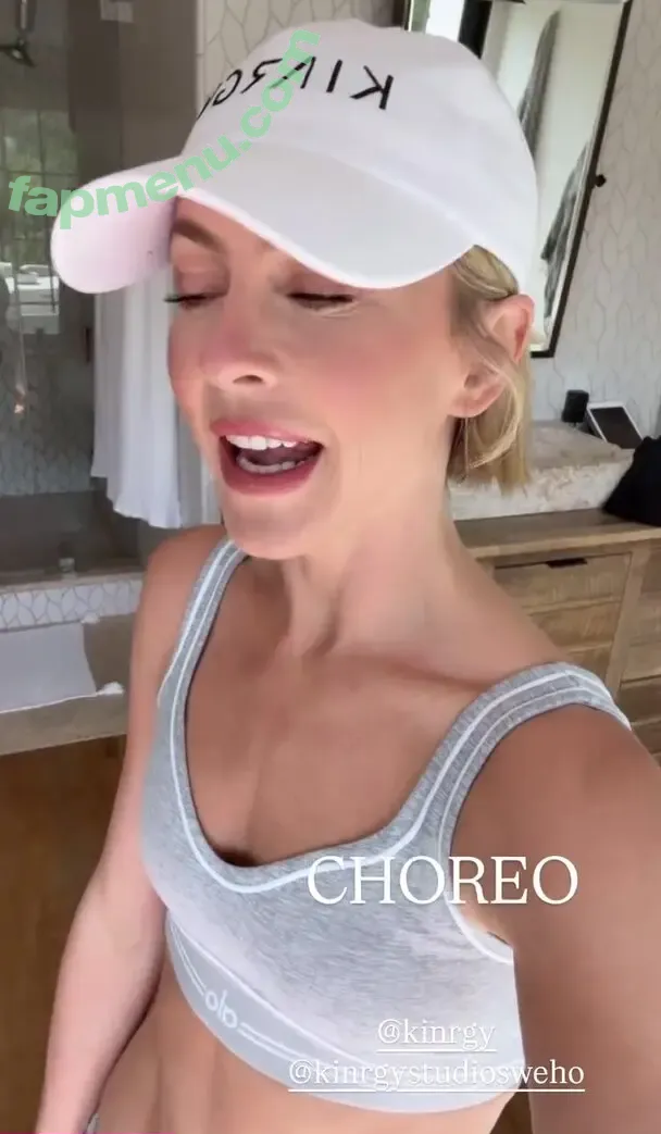 Julianne Hough nude photo #1485 (juleshough)