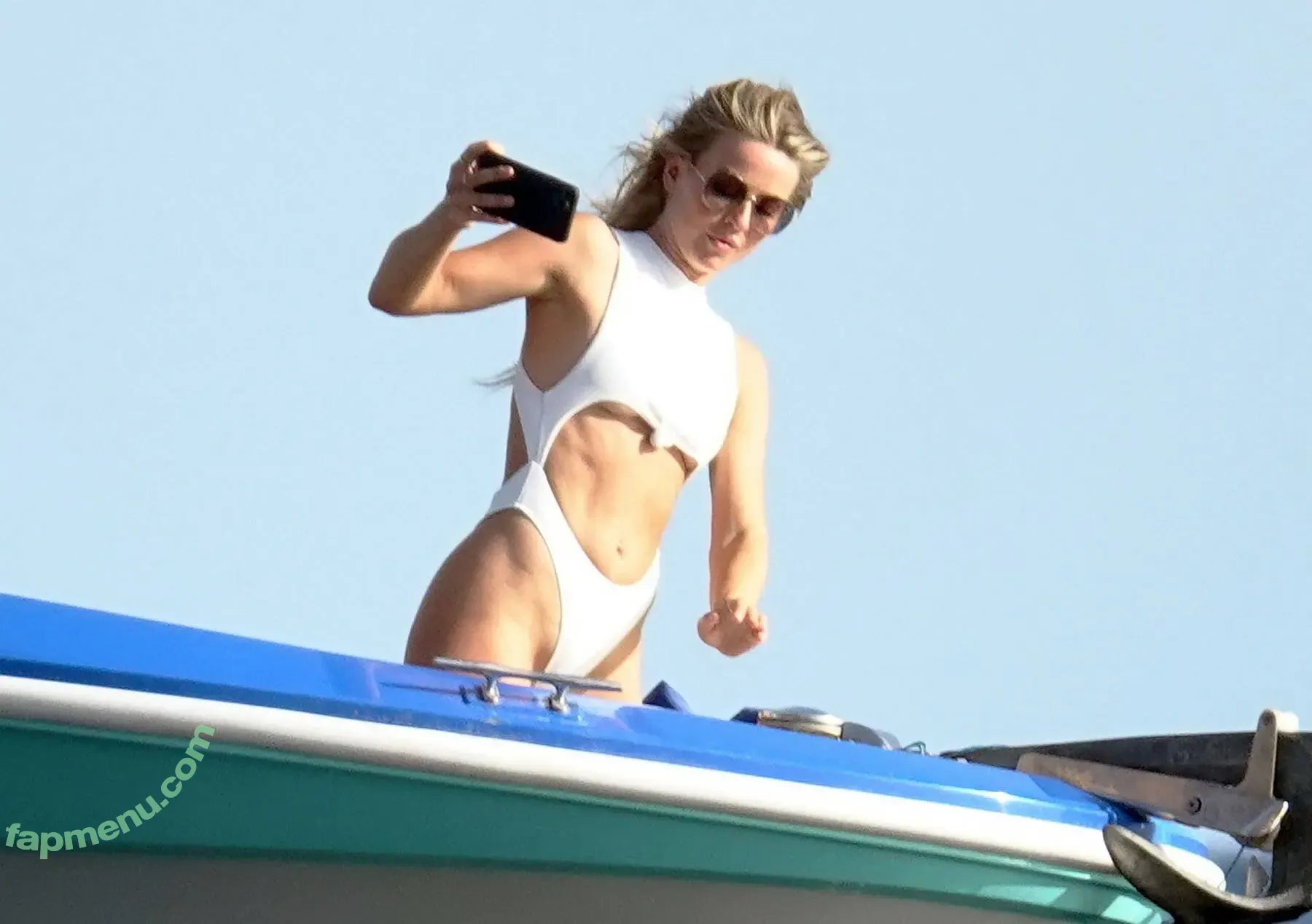 Julianne Hough nude photo #1638 (juleshough)