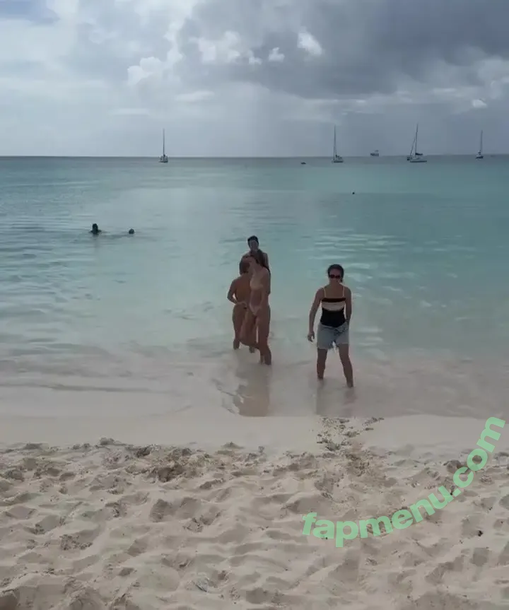 Julianne Hough nude photo #1756 (juleshough)