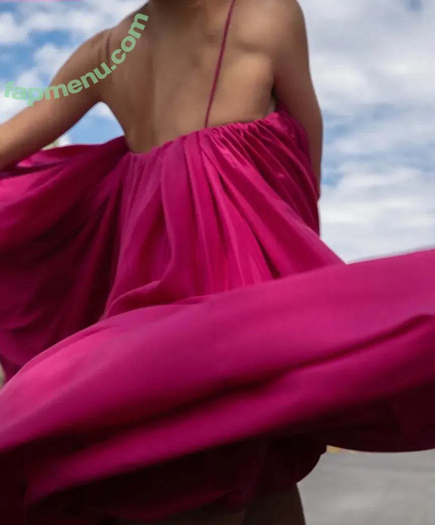 Julianne Hough nude photo #1770 (juleshough)