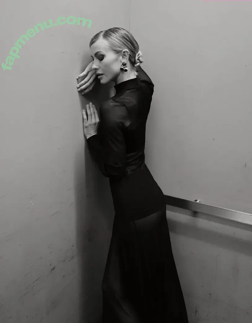 Julianne Hough nude photo #1797 (juleshough)