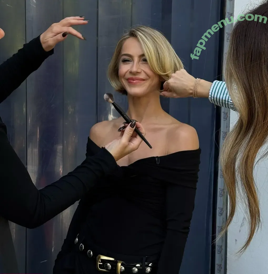 Julianne Hough nude photo #1815 (juleshough)