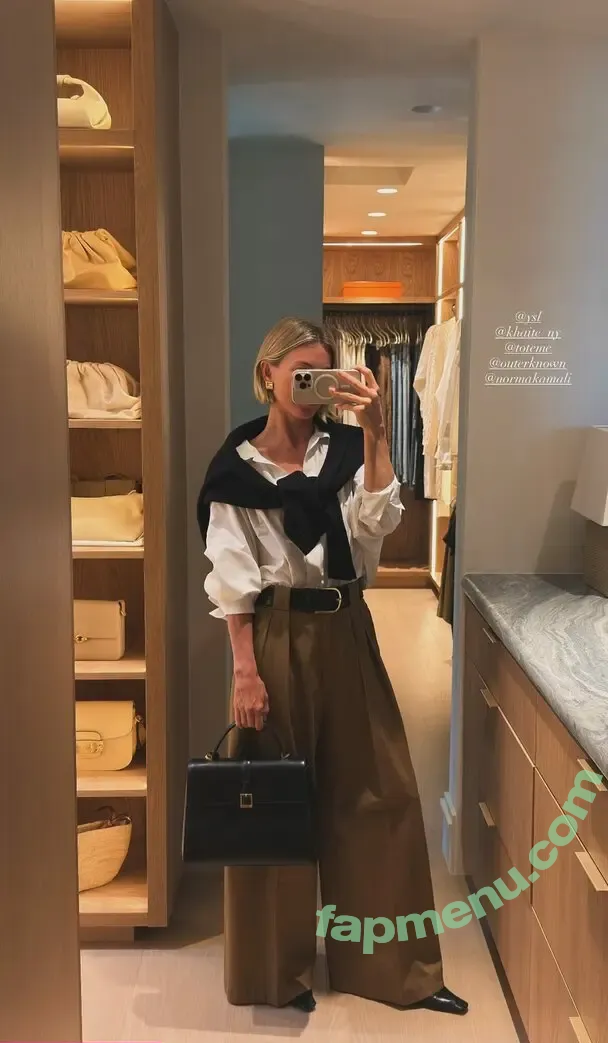 Julianne Hough nude photo #1835 (juleshough)