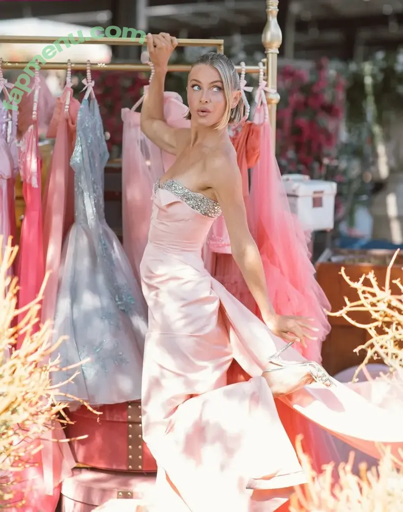 Julianne Hough nude photo #1839 (juleshough)