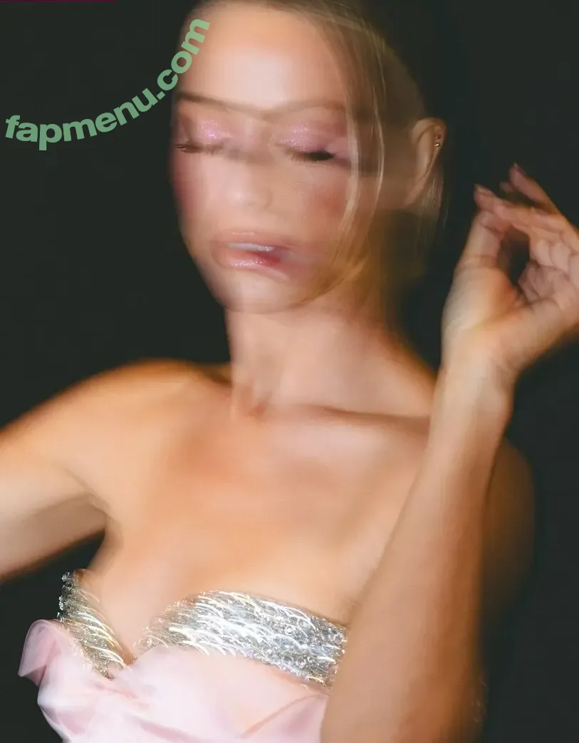 Julianne Hough nude photo #1851 (juleshough)