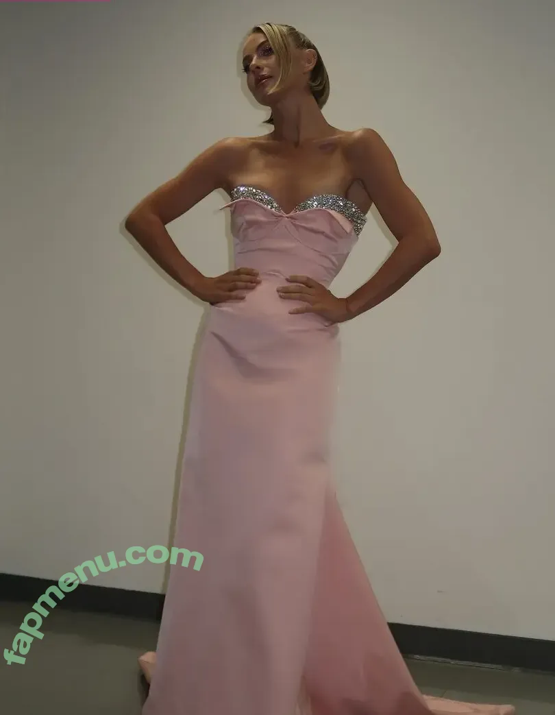 Julianne Hough nude photo #1852 (juleshough)