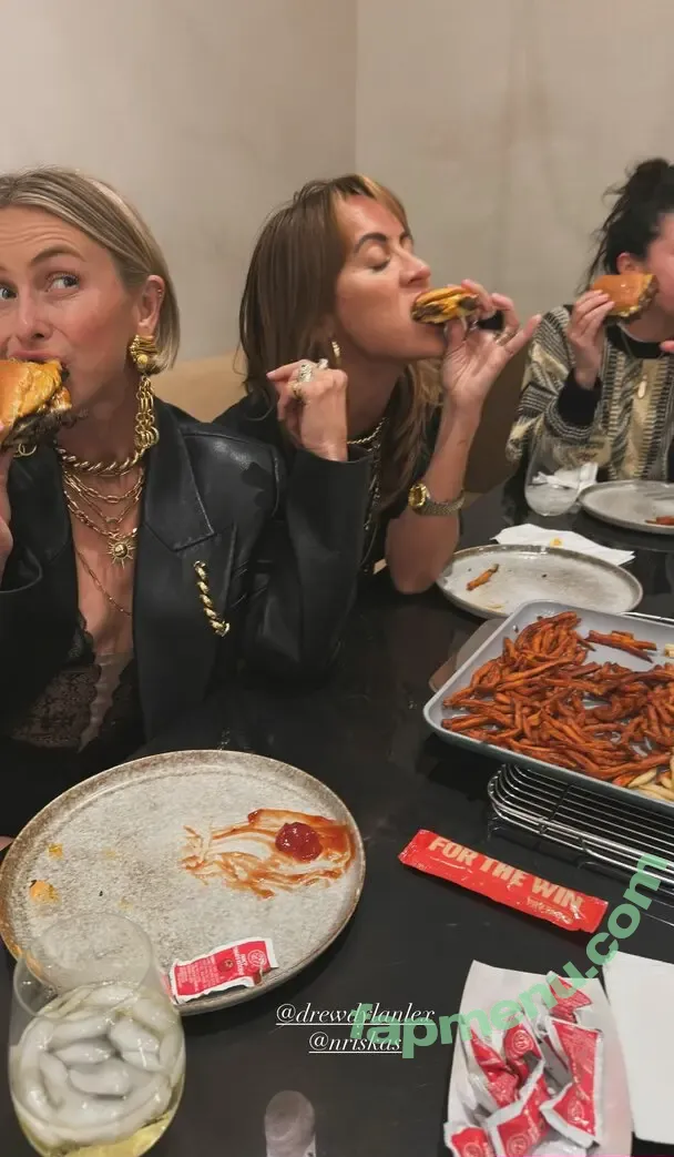 Julianne Hough nude photo #1856 (juleshough)