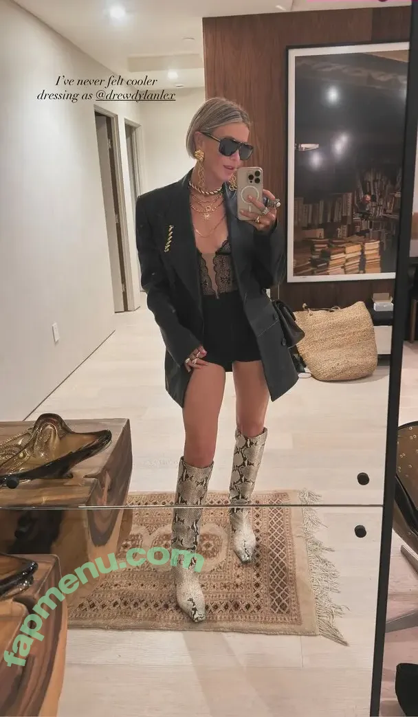 Julianne Hough nude photo #1857 (juleshough)