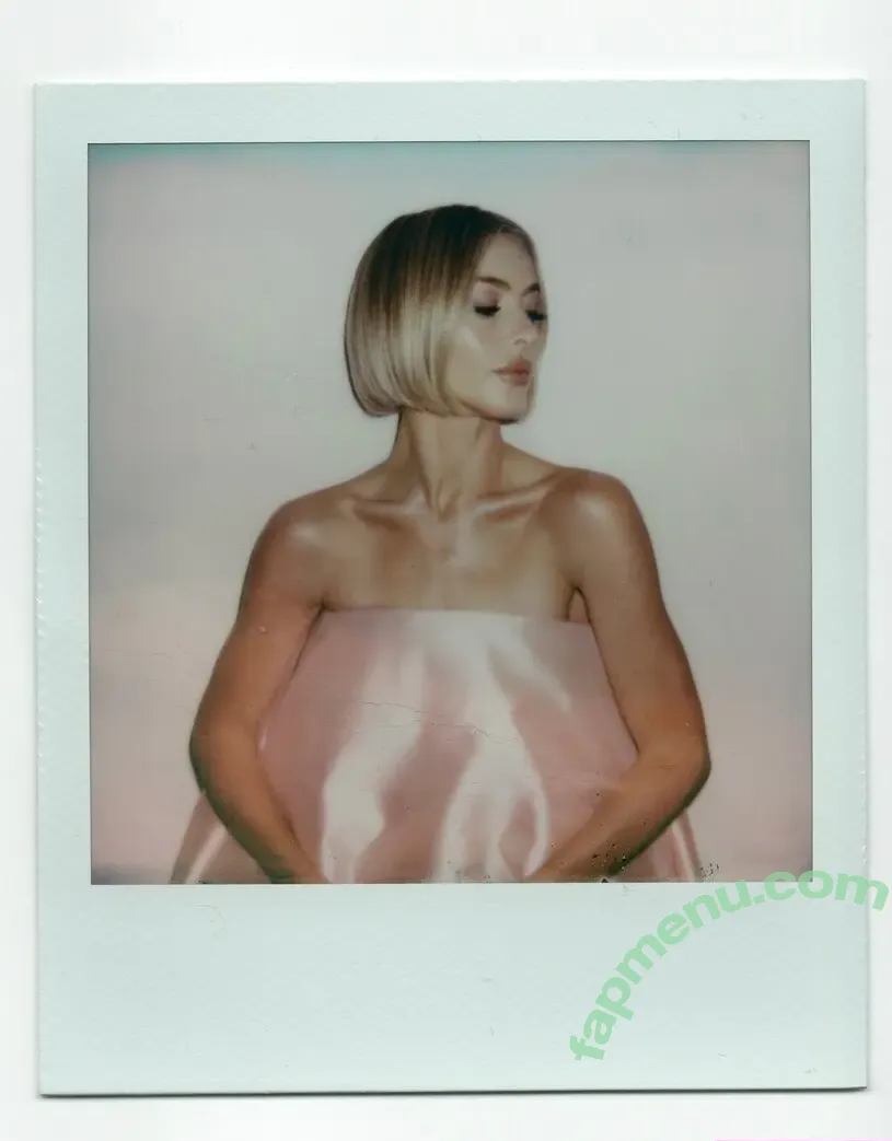 Julianne Hough nude photo #1929 (juleshough)