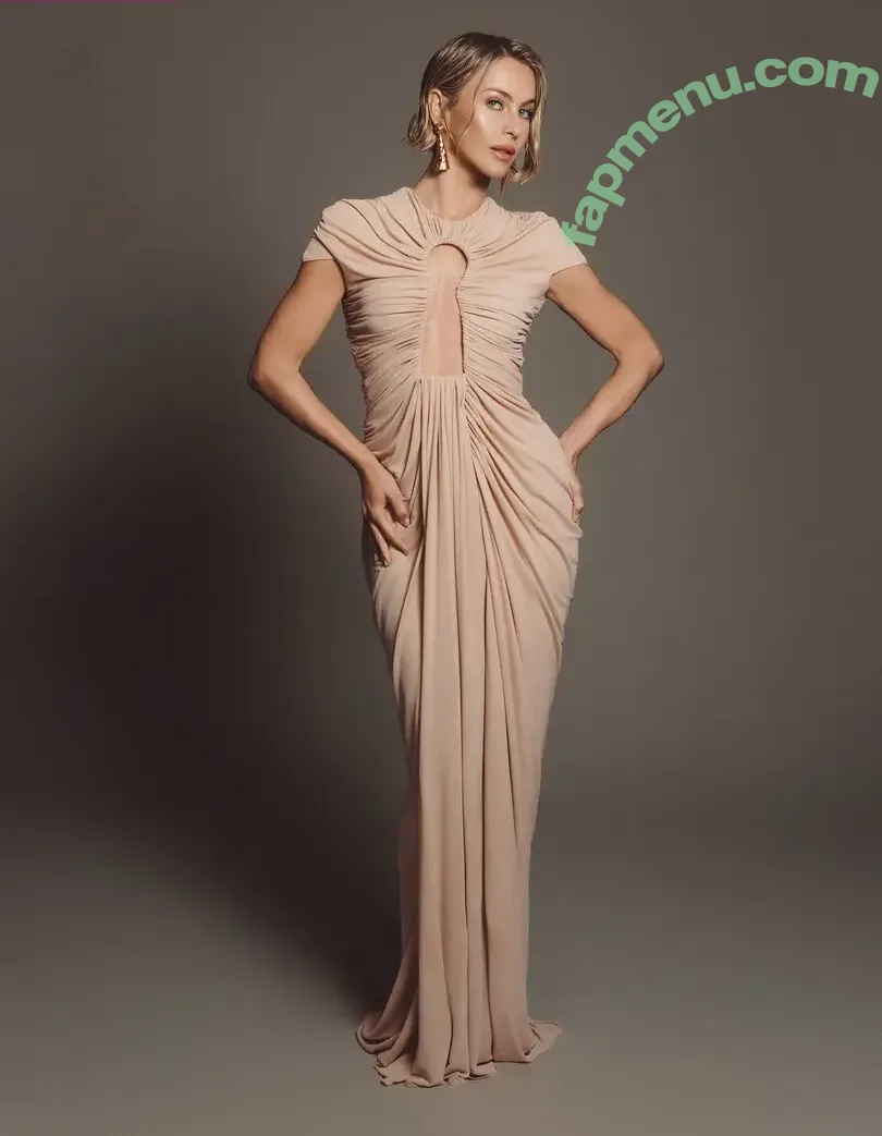 Julianne Hough nude photo #1939 (juleshough / juliannehough)