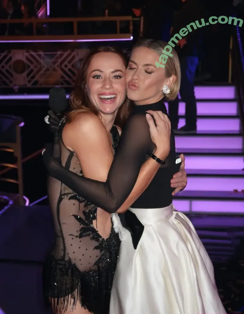 Julianne Hough nude photo #1948 (juleshough / juliannehough)